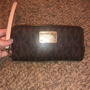 Micheal Kors wallet
